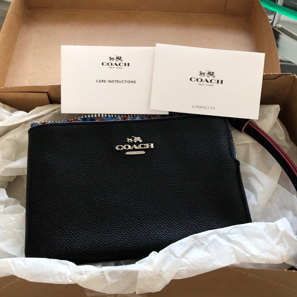 Coach Wristlet - Picture 1 of 4